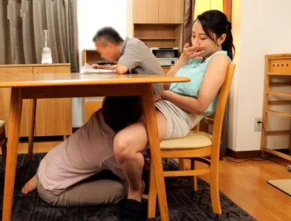 Quan hệ với con trai khi chồng vắng nhà
